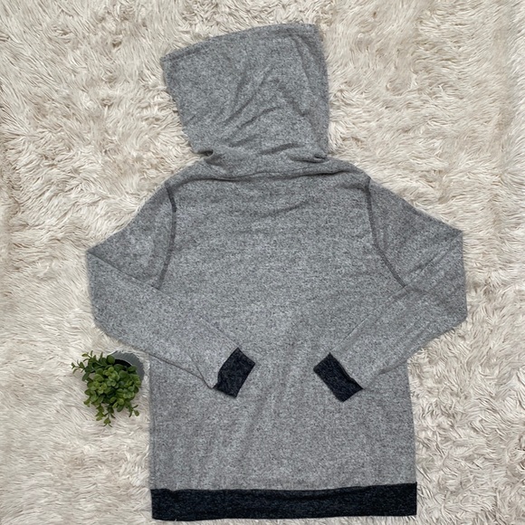 Staccato Funnel Neck Hacci Top 💗 Gray - Picture 4 of 13